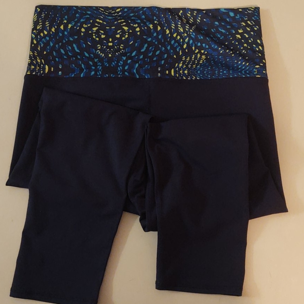 EUC Fabletics Capris - Picture 2 of 3